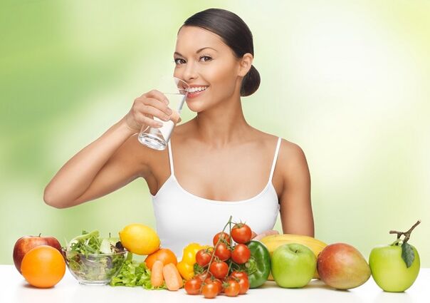 O princípio da dieta da água é a observância do regime de ingestão, juntamente com o uso de alimentos saudáveis