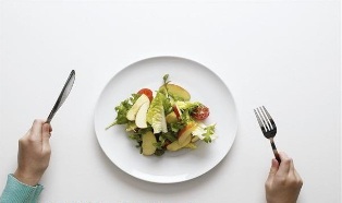 A alimentação em pequenas porções ao perder peso